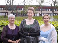 Familjens glada damer