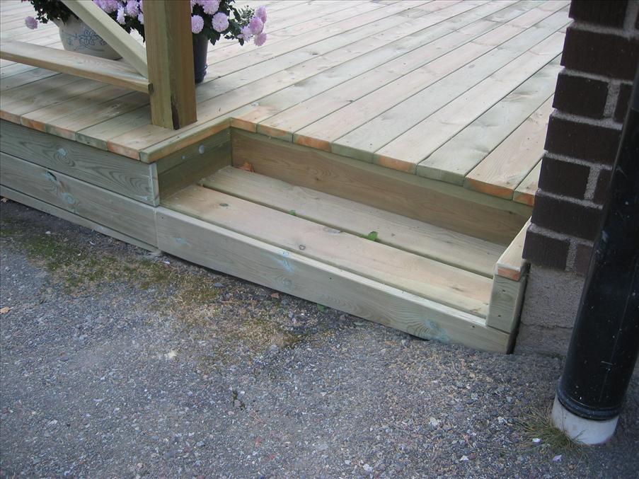 12/10: Trappan har f�tt panel
