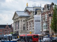 Konserthuset , som ligger snett emot Stedelijk-museét