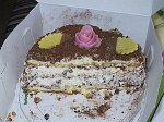 P� Wedemarks kontitori har man gjort t�rtor l�nge och l�rt sig g�ra dessa riktigt goda. S� goda att vi inte hann fotografera denna swartzwaldst�rta f�rr�n den var halv.