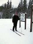 Tillbaka vid utg�ngspunkten. Eva stod p� skidorna idag.