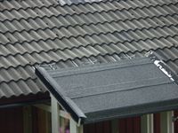 Sn�skydden sitter nu alla p� samma h�jd. Detta tillsammans med den nya inf�stningen av farstubron f�r vi hoppas r�cker f�r att bron inte ska flytta p� sig.