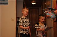 �ven Oscar och Lucas fick presenter