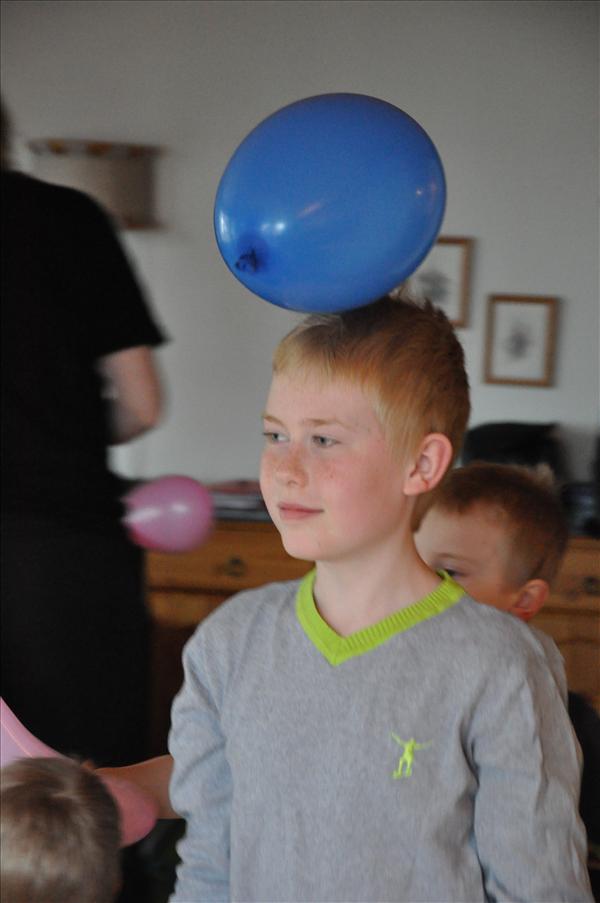 Trollkonst med ballong(?)