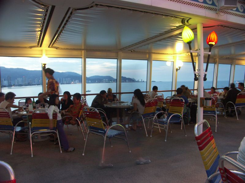 Grilldags p� deck 12 utanf�r Georgetown