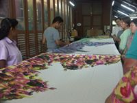 Bes�k i en batikfabrik