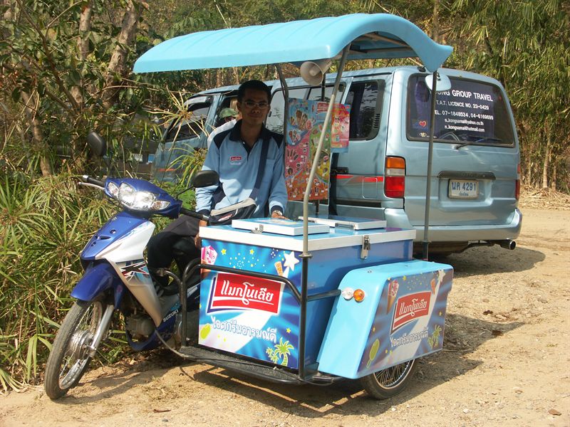 Glassmoppen - med n�sta samma l�t som glassbilen hemma