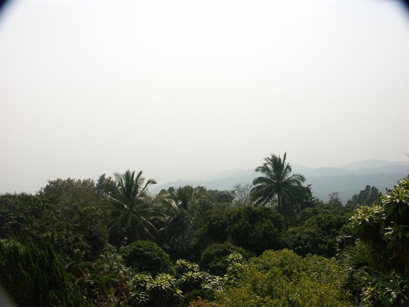 Detta �r bilden av staden Chiang Mai fr�n 1500 m.�.h. i dis