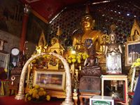 Insidan av templet Doi Suthep