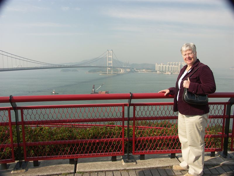 P� f�rsta sightseeingturen. Bron �ver till Lantau