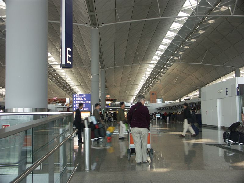 Nu �r vi p� v�g till Bangkok fr�n den nya flygplatsen i Hong Kong