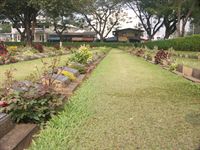 I Kanchanaburi finns ett litet mus�um som beskriver situationen kring och i f�ngl�gren som fanns i n�rheten. Utanf�r mus�et finns en gravplats f�r n�rmare 7000 av de som dog h�r.