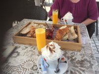 Frukost på kaféet