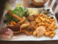 Lunch med lite av varje