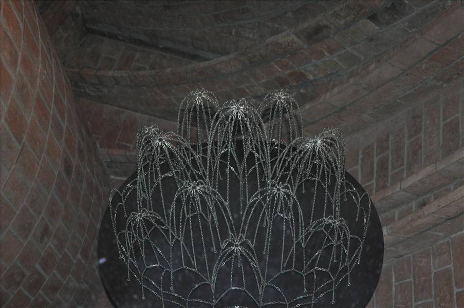 Spegelbild av h�ngand kedjor