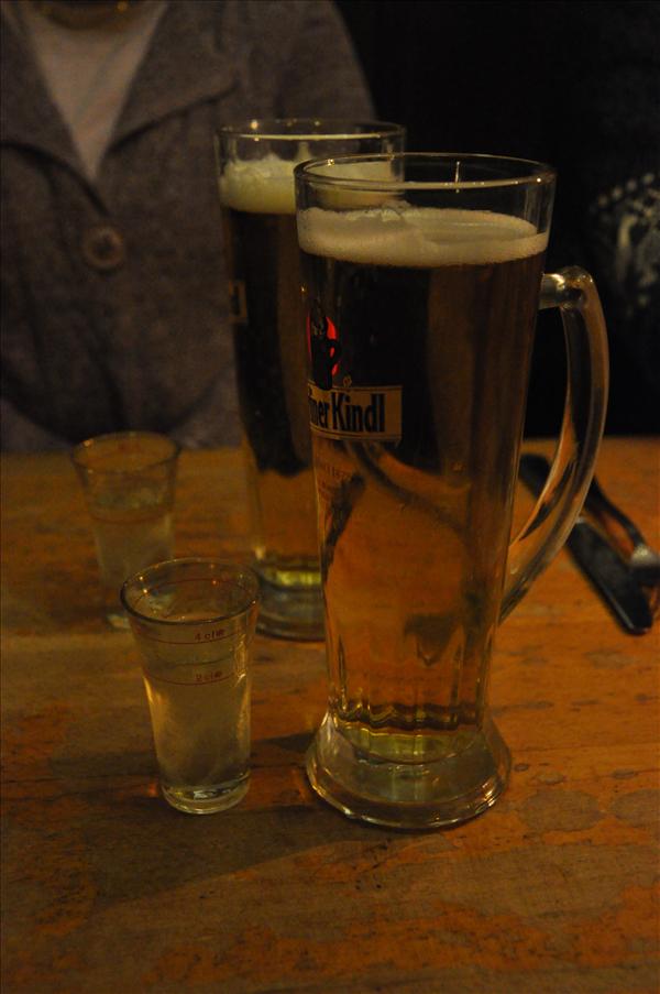 Ein Klarer und ein Bier...