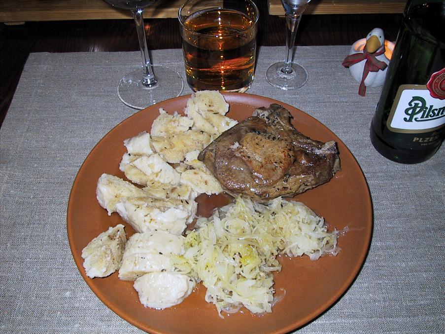 Den f�rdiga r�tten (mit sauerkraut) - fantastiskt gott!