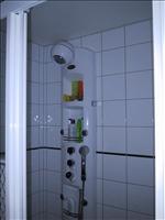 Multimultifunktionsdusch. Den b�r man ha k�rkort p� innan man anv�nder...