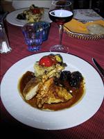 P�rlh�ns med lokalt Pinot Noir i glaset