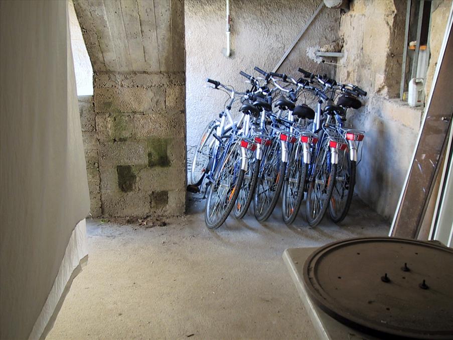 Cykelparkering bland lakanstv�tten