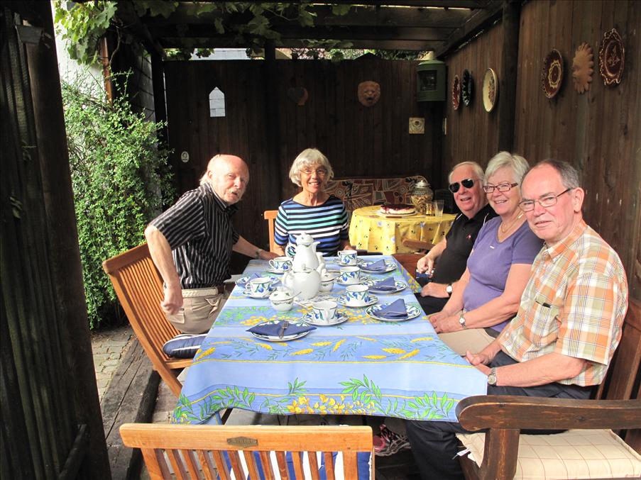 H�r bj�ds vi p� Kaffe, t�rta och...