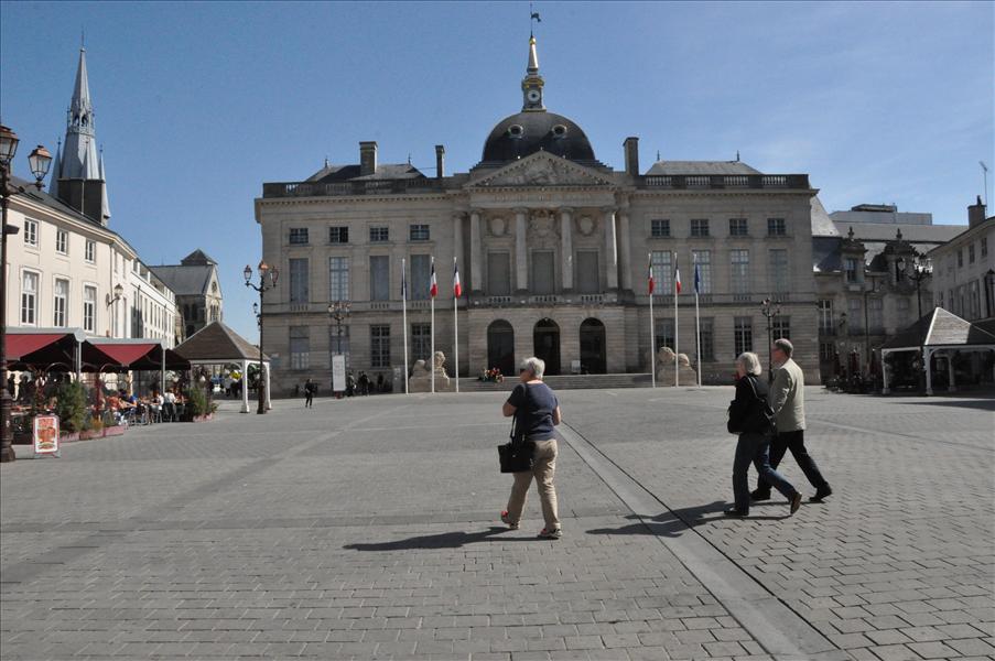 Dags f�r lunchpaus i Chalon-En-Champagne