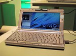 Med hj�lp av en managementsoftvara s�ker man av vilka enheter som finns i n�rheten. Detta �r en Vaio fr�n Sony.