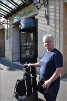 Vi bodde p� Holiday Inn, mitt emot Gare de L'est