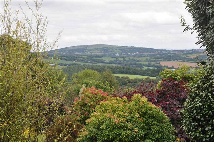 Denna tr�dg�rd har en mycket fin utsikt �ver landskapet