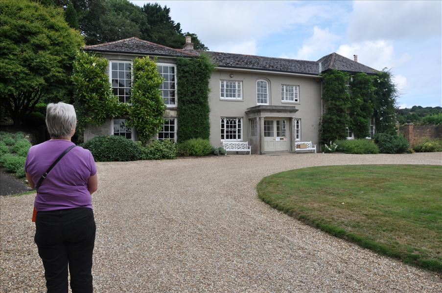 Huset som tr�dg�rden h�rde till