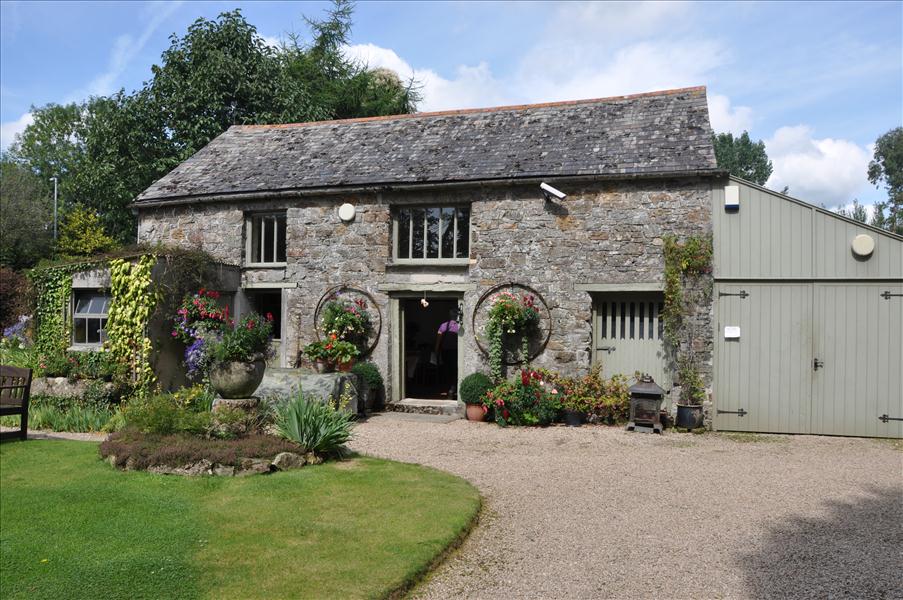 N�sta tr�dg�rd, Marsh Villa Gardens i St Austell, var mycket fin. I det h�r huset fanns lite bilder och broschyrer.