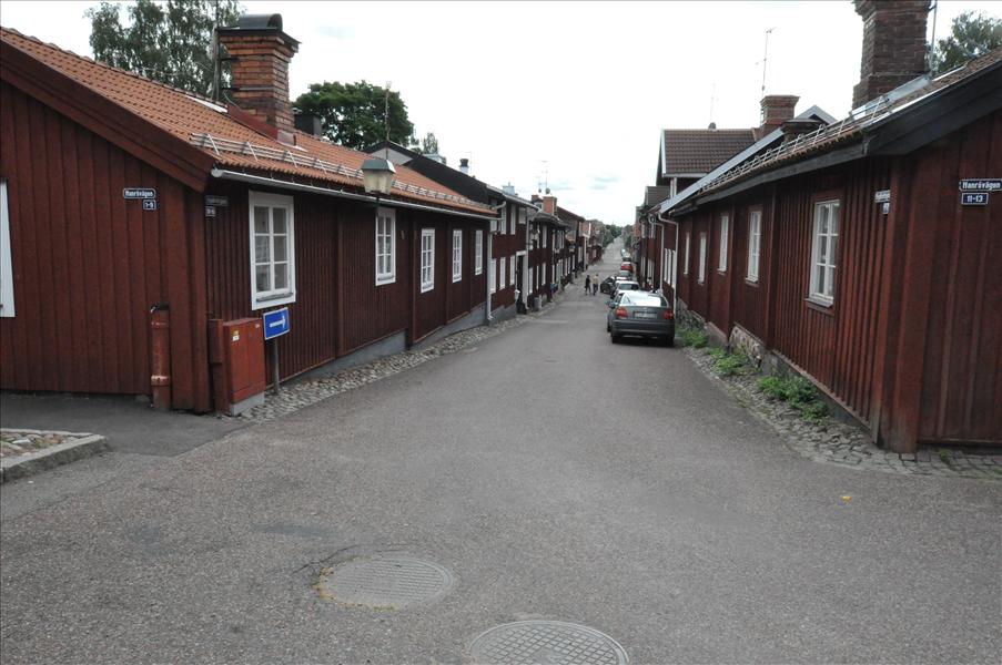 Sedan f�rs�kte vi ocks� komma ned i gruvan, men det var f�r l�ng tid att v�nta p� n�sta visning