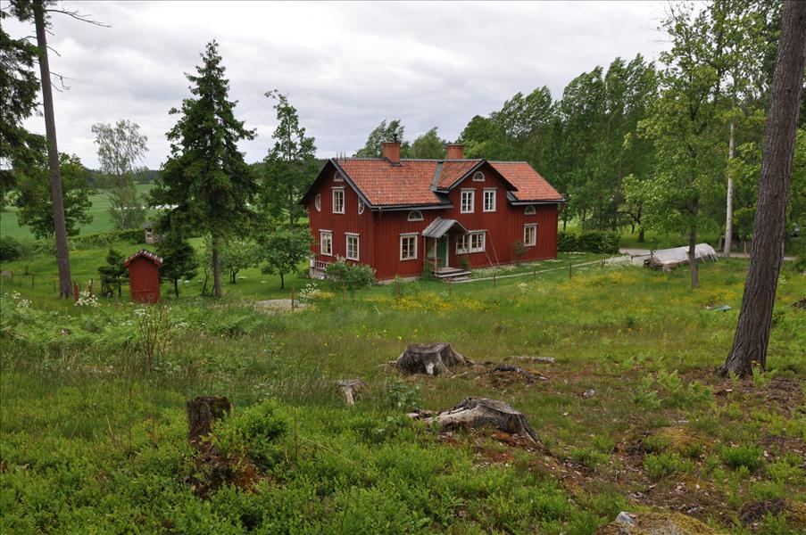 Hus i Edeby