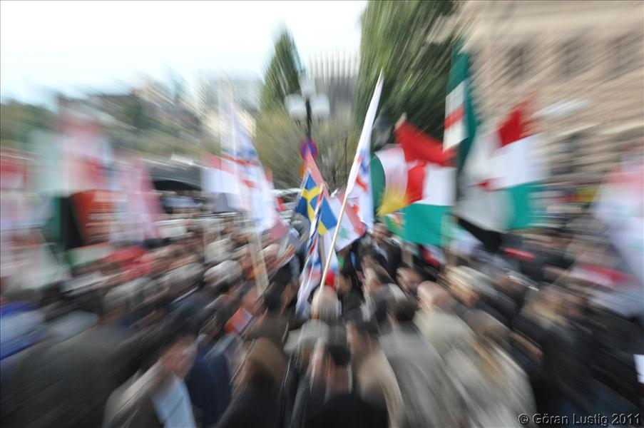 Kul med fokus panorering, och som du mrker hamnar skrpan p mitten.  Draget r lite fr snabbt s att vrig info blir lite fr otydllig.