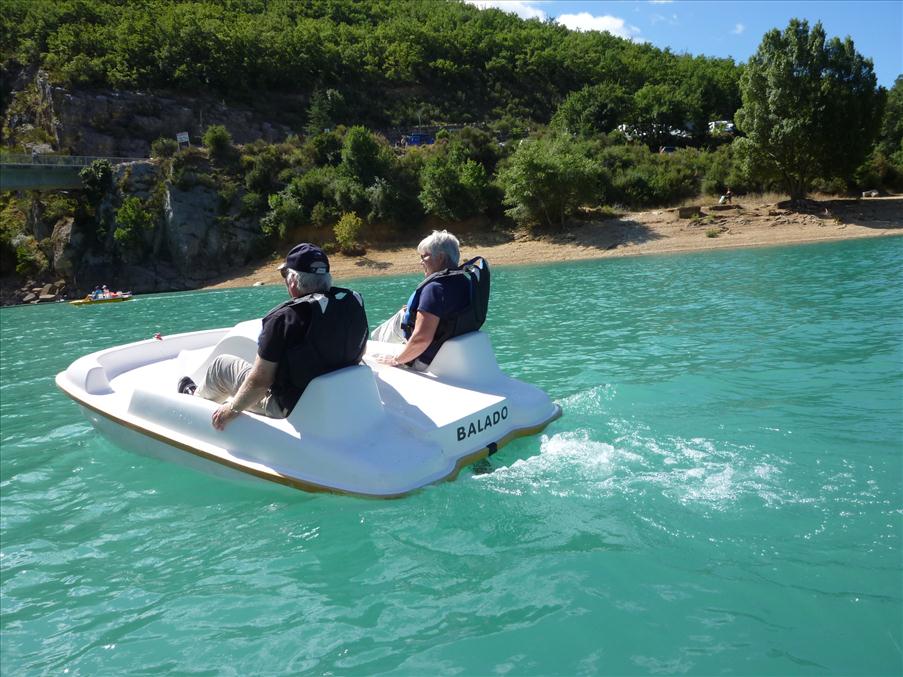 G�ran och Eva ih�rdigt trampande