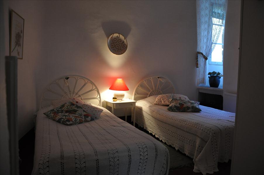 L�genheterna �r mycket smakfullt inredda, h�r Eva och G�rans sovrum