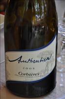 Till lunch intogs bl.a. ett lokalt vin i avvaktan p� avf�rden