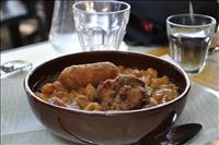 J�ttegott med lammkorvar, anka och b�nor!