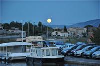 Kv�ll i Tr�bes