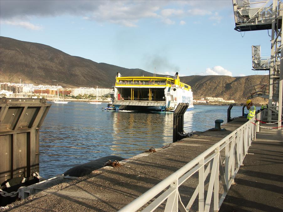 Nu kommer b�ten som vi ska �ka med till La Gomera