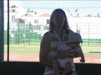 Mia f�rs�ker h�lla Pontus lugn(are)