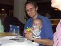 Middagsdags. Man kan lugnt s�ga att det �r dynamiskt vid v�rt bord. H�r sitter fortfarande Matte och Pontus vid bordet.