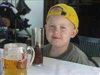 Oscar dricker ocks� cola