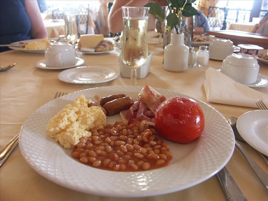F�delsedagsfrukost
