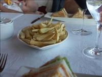 ...med pommes frites till