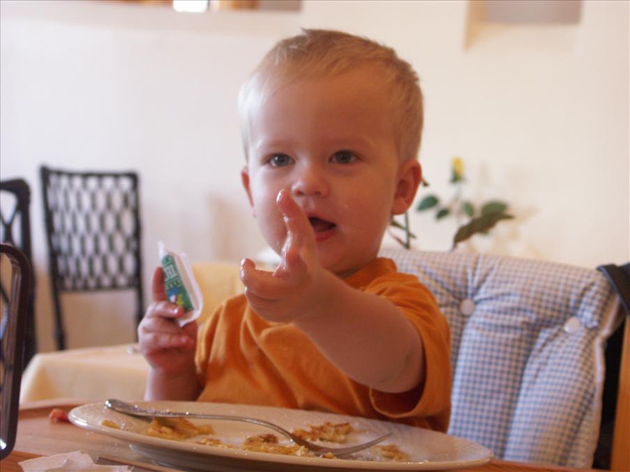 Lucas har specialiserat sig p� pannkaka med socker p�