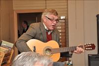 med hj�lp av Idas gitarr