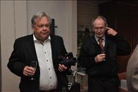 Hasse �r en av fotograferna ikv�ll. G�ran har n�got nytt i �rat...