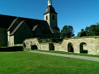 Vreta klosterruin och klosterkyrka.