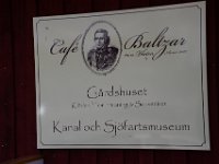 I Sjötorp kollade vi in kanalmuseet som visade en massa saker, som haft med sjöfarten att göra, förutom bilder på båtar och även modeller av båtar som trafikerat Vänern, den svenska sjö där flest haverier skett. Det fanns en stor karta  där alla haverier var utmärkta med en nål och det var många nålar! Man blev lite betänksam, vi skulle ju precis in i Vänern.